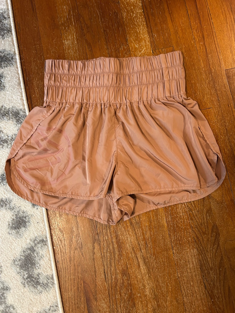 Savvy Tori High-Waist Ruched Athletic Shorts in Clay